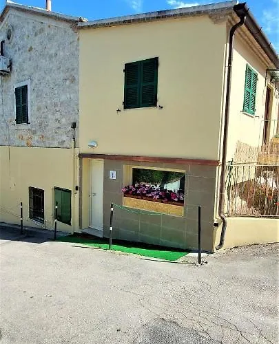 Casa degli ospiti: La lupinella Room
